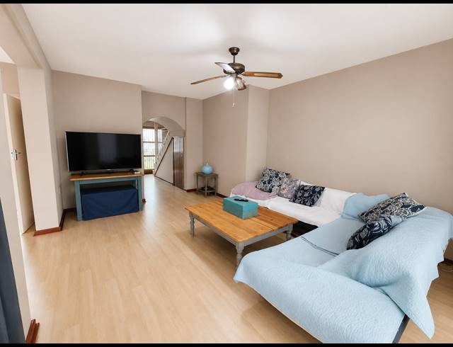 3 BEDROOM TOWNHOUSE TO LET IN THREE RIVERS PROPER